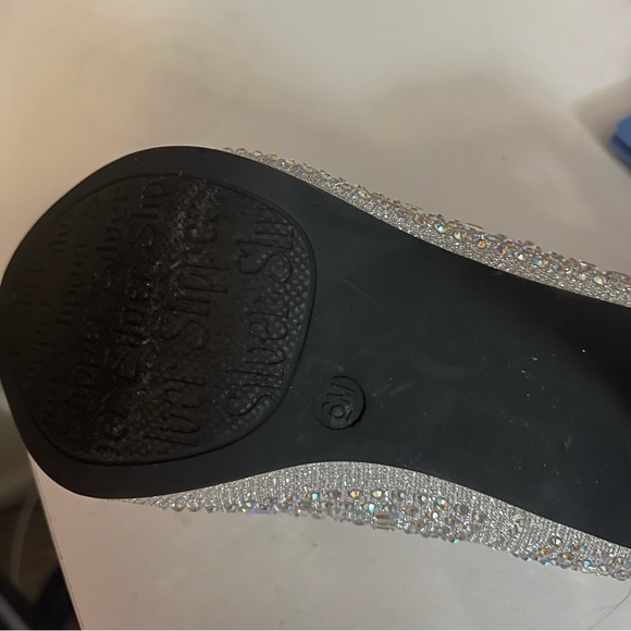 Silver heels - Picture 2 of 3